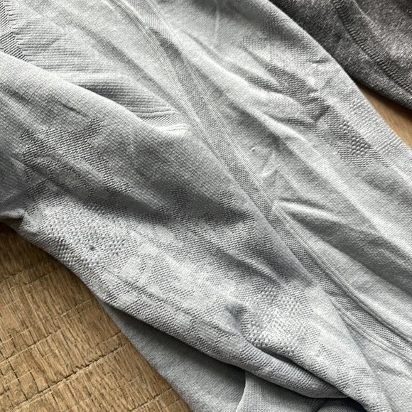 Lululemon Swiftly Tech Long Sleeve in 2 tone grey - size 6 - Picture 3 of 5